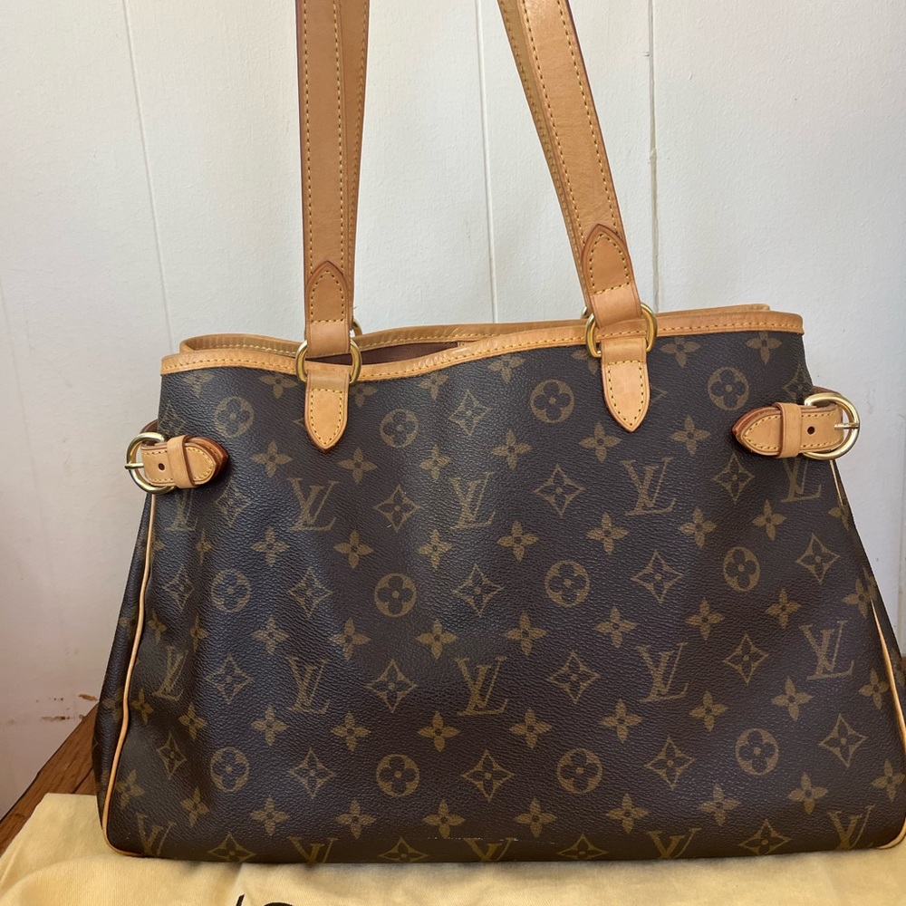 Authentic Louis Vuitton Batignolles horizontal tote with duster bag